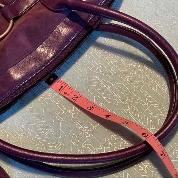 Estée LAUDER plum Microsuede 18” satchel/tote bag with matching make-up zip bag - Picture 14 of 16
